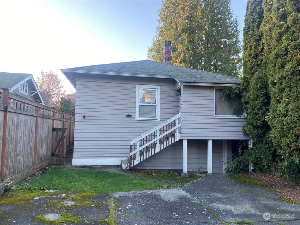 Photo of 1708 2nd Avenue N, Seattle, WA 98109 (MLS # 2316143)