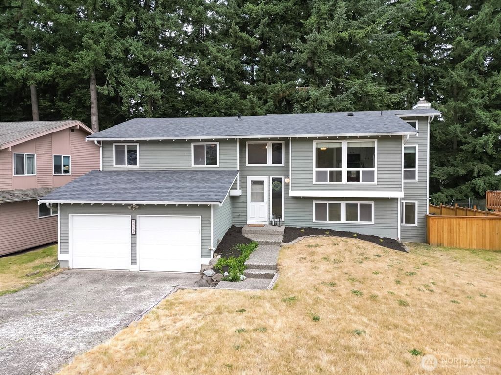 Photo of 33615 30th Avenue SW, Federal Way, WA 98023 (MLS # 2391965)
