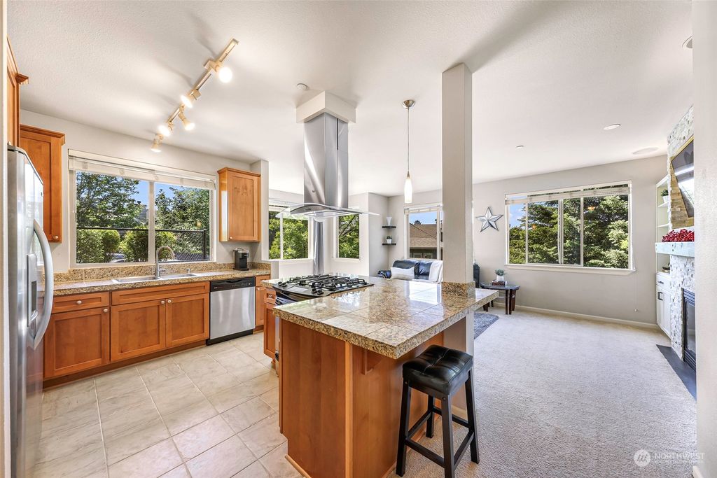 Photo of 6800 132nd Place SE #E102, Newcastle, WA 98059 (MLS # 2249012)
