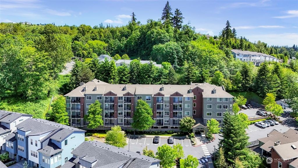 Photo of 6800 132nd Place SE #E102, Newcastle, WA 98059 (MLS # 2249012)