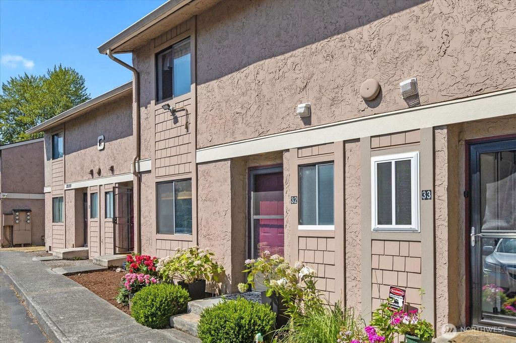 Photo of 20100 60th Avenue W #32, Lynnwood, WA 98036 (MLS # 2420237)