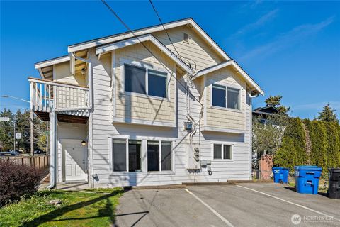 Photo of 501 N 105th Street #B, Seattle, WA 98133 (MLS # 2506933)