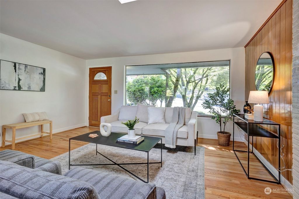 Photo of 10026 36th Avenue NE, Seattle, WA 98125 (MLS # 2254338)
