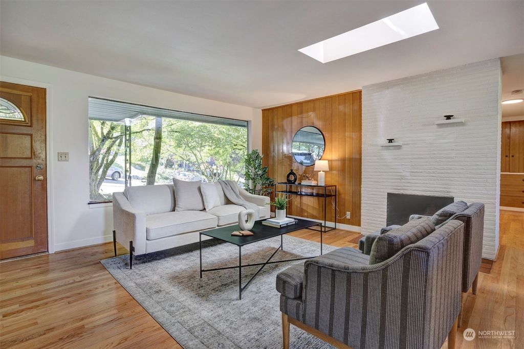 Photo of 10026 36th Avenue NE, Seattle, WA 98125 (MLS # 2254338)