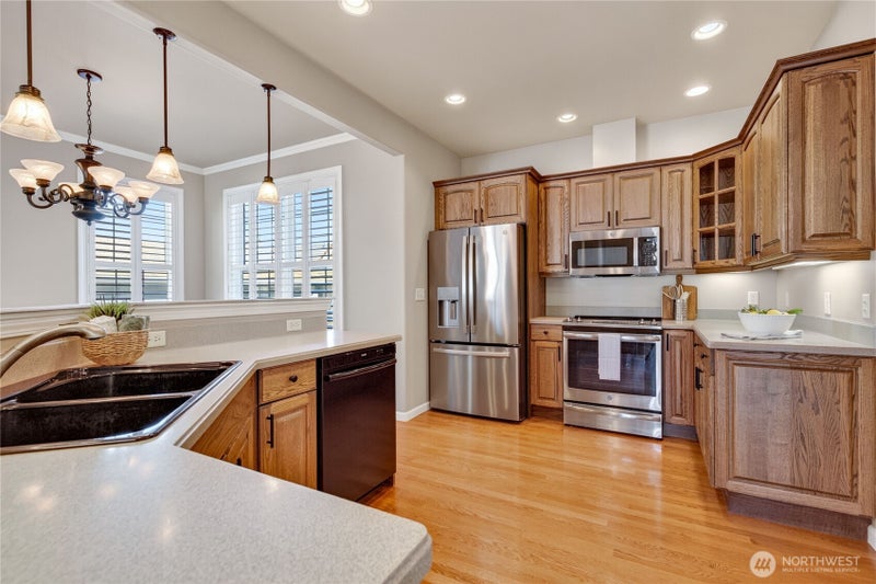 1494 Eastmont Avenue 33
