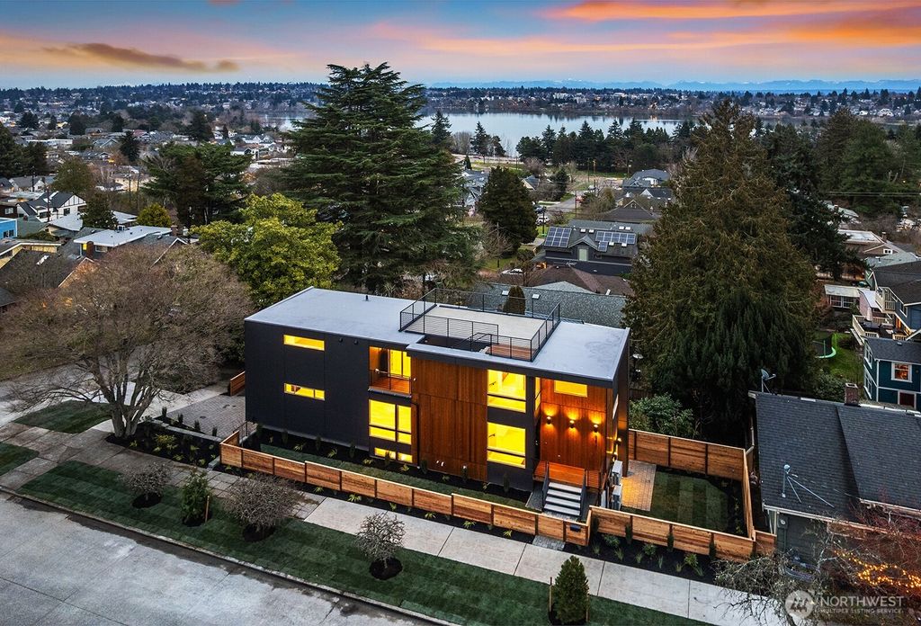 Photo of 6312 Evanston Avenue N, Seattle, WA 98103 (MLS # 2471960)