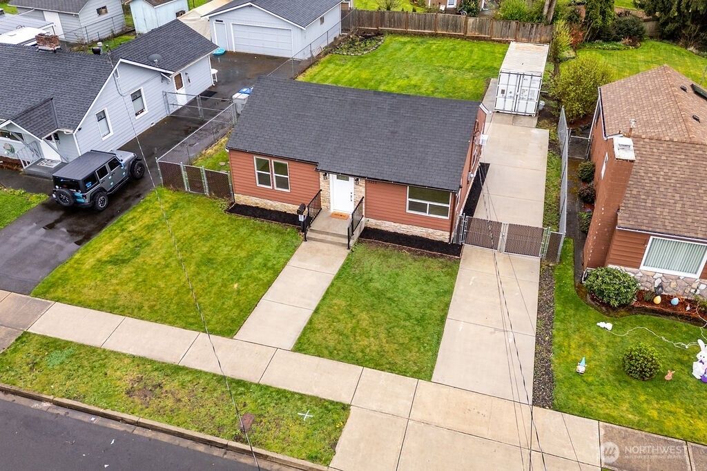 Photo of 3225 SE 5th Street, Renton, WA 98058 (MLS # 2356106)