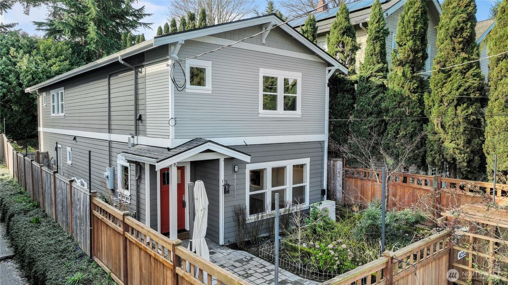 Photo of 4233 S Lucile Street, Seattle, WA 98118 (MLS # 2496852)