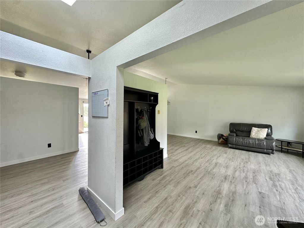 Photo of 17 Gray Gables Lane, Hoquiam, WA 98550 (MLS # 2498853)