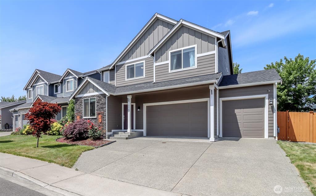 Photo of 2707 179th Street E, Tacoma, WA 98445 (MLS # 2566096)