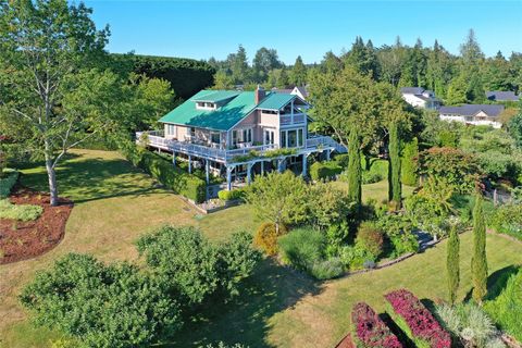 A home in Bremerton