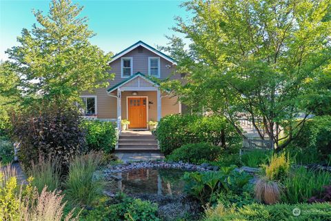 A home in Bremerton