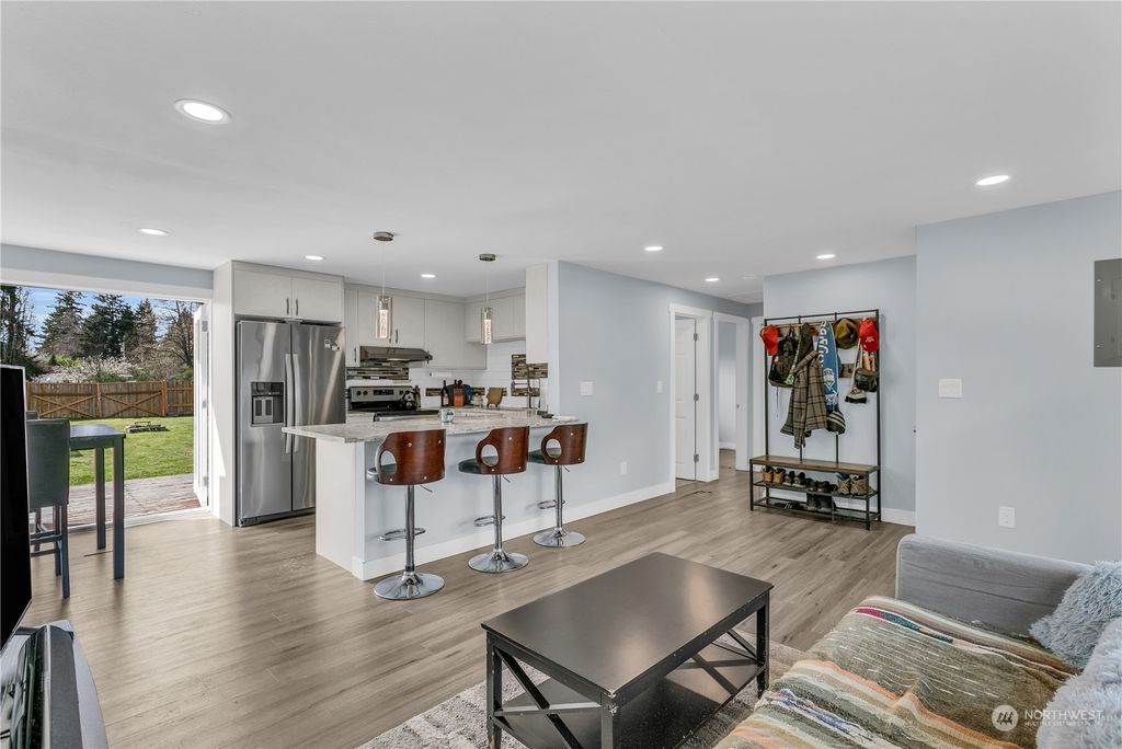 Photo of 687 Shelton Avenue NE, Renton, WA 98056 (MLS # 2218963)