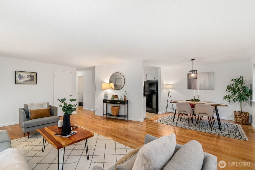 Photo of 3811 NE 117th St St, Seattle, WA 98125 (MLS # 2465679)