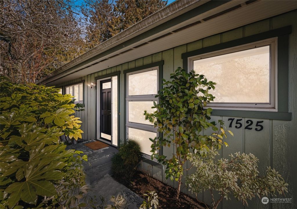 Photo of 7525 69th Avenue NE, Marysville, WA 98270 (MLS # 2042121)