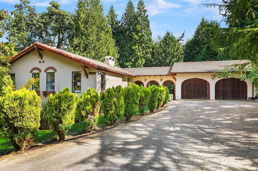 Photo of 16409 NE 43rd Ct, Redmond, WA 98052 (MLS # 2418144)