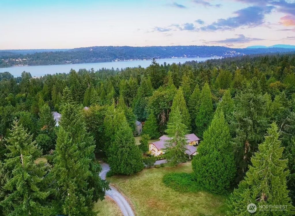 Photo of 16409 NE 43rd Ct, Redmond, WA 98052 (MLS # 2418144)