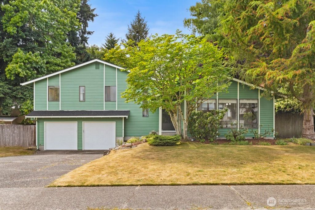 Photo of 31609 41st Avenue SW, Federal Way, WA 98023 (MLS # 2402853)