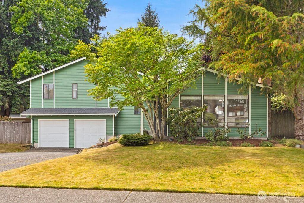 Photo of 31609 41st Avenue SW, Federal Way, WA 98023 (MLS # 2402853)