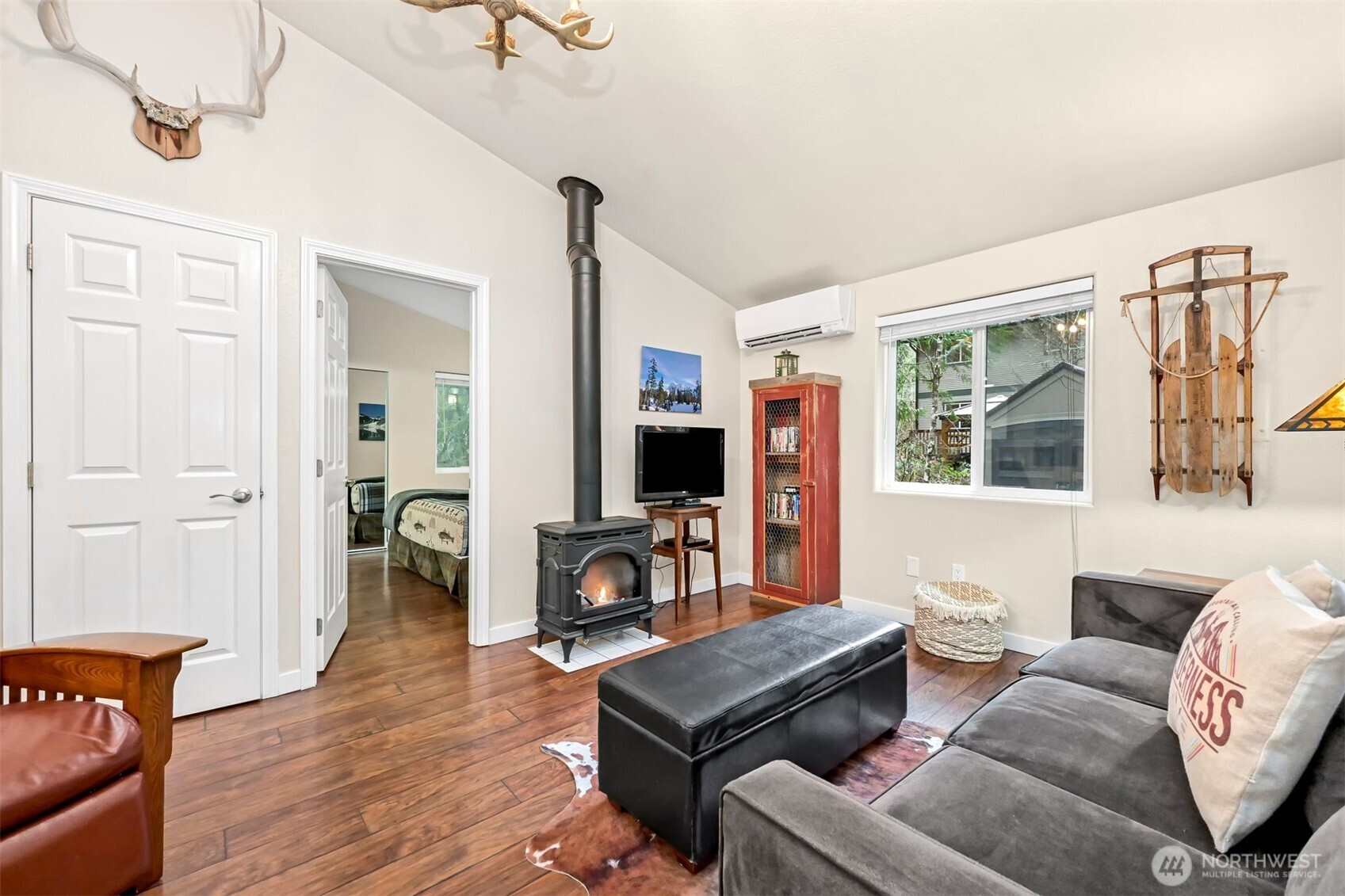 Deming, Washington 98244, United States, 1 Bedroom Bedrooms, ,1 BathroomBathrooms,Residential,Active,197461