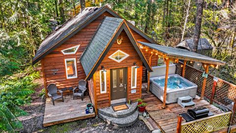 Photo of 7419 Canyon View Drive, Deming, WA 98244 (MLS # 2424967)