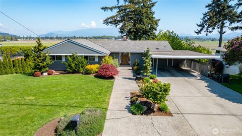 Photo of 12103 Hilynn Drive, Burlington, WA 98233 (MLS # 2511859)