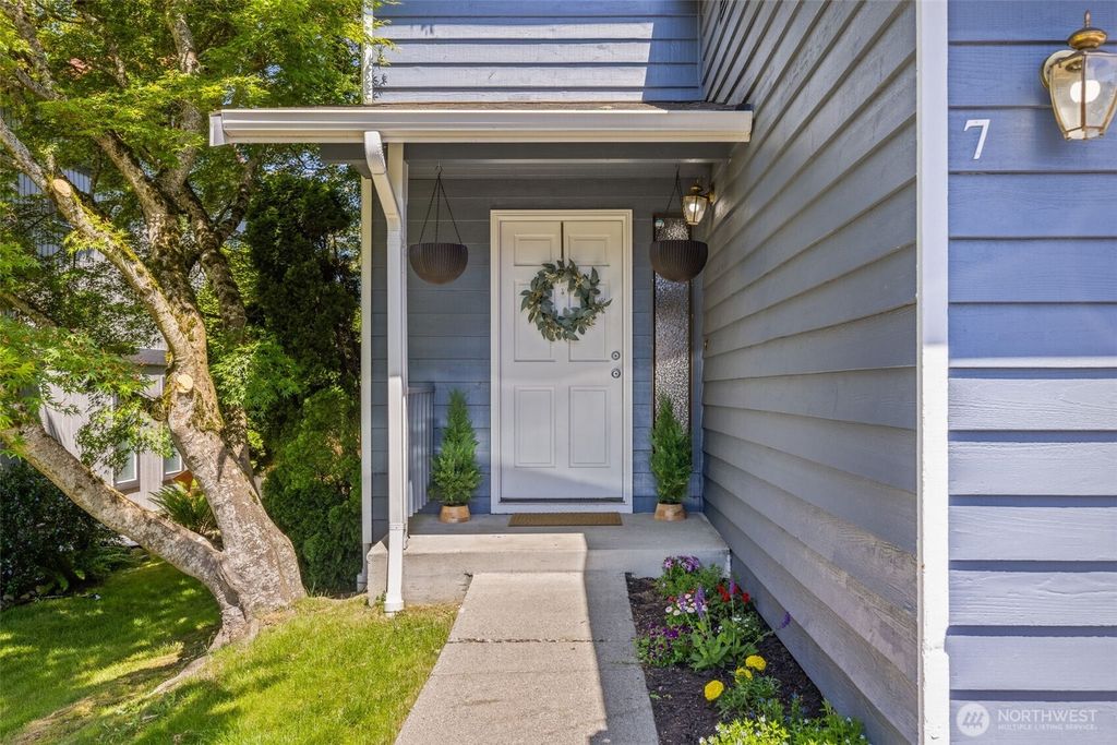 Photo of 5129 SW 81st #7, Mukilteo, WA 98275 (MLS # 2530915)