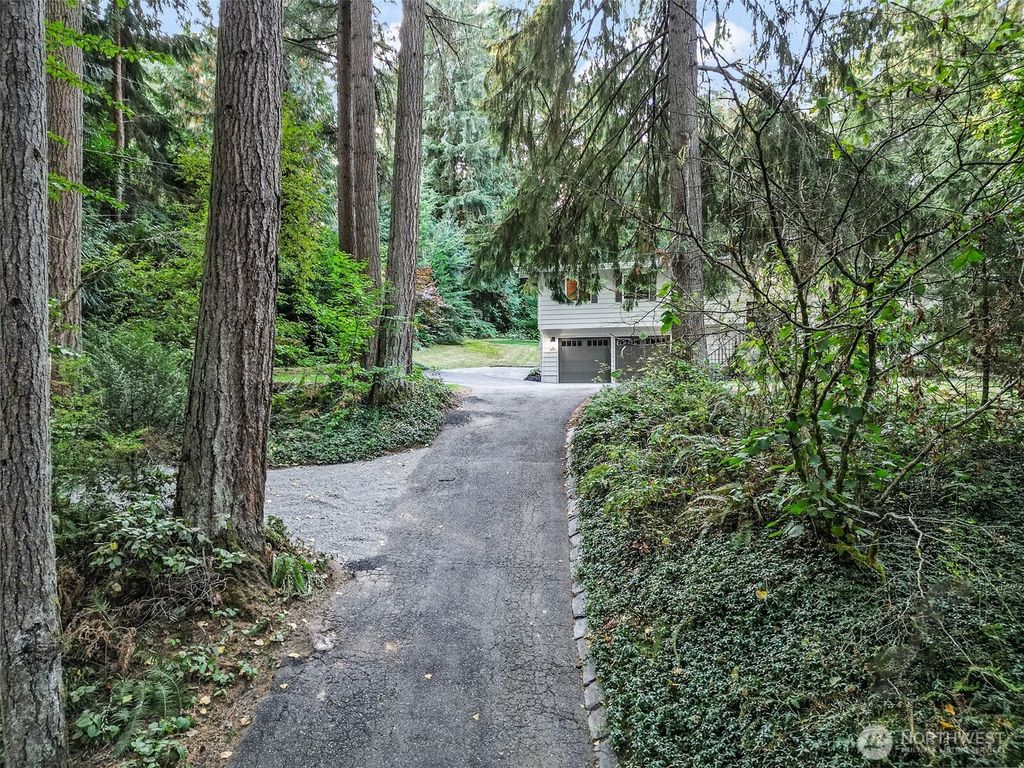 Photo of 17525 164th Avenue NE, Woodinville, WA 98072 (MLS # 2442992)