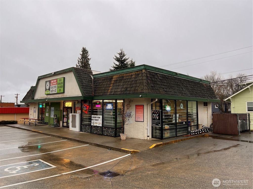 Photo of 3723 Rucker Avenue, Everett, WA 98201 (MLS # 2464610)