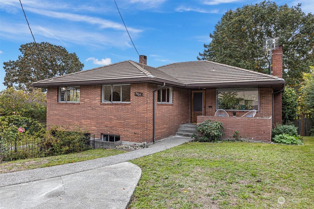 Photo of 5709 S Upland Road, Seattle, WA 98118 (MLS # 2297581)