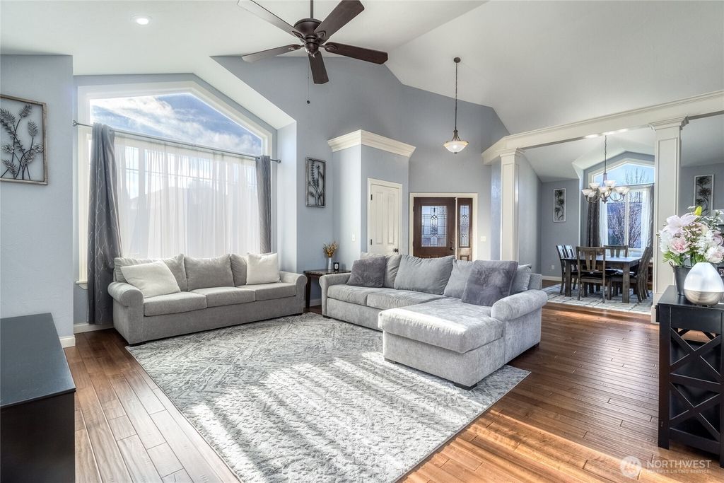 Photo of 10 Wolf Fork Dr, Walla Walla, WA 99362 (MLS # 2464938)