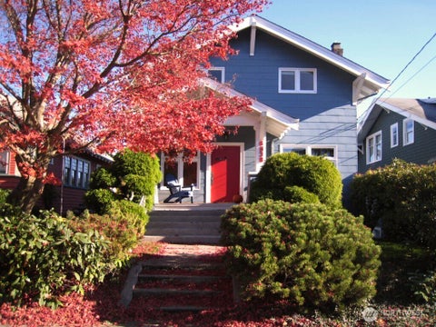 Photo of 6538 18th Avenue NE, Seattle, WA 98115 (MLS # 2548643)