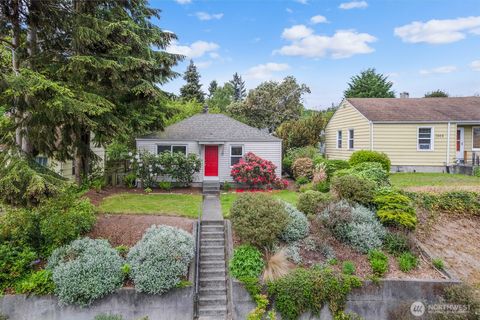 7915 27th Avenue SW Seattle WA 98126