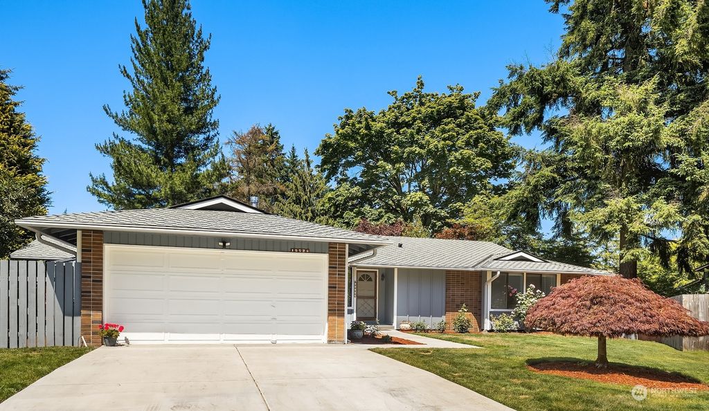 Photo of 15524 SE 178th Place, Renton, WA 98058 (MLS # 2134923)