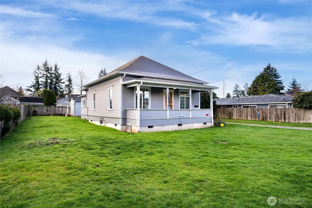 Photo of 1016 E Orange Avenue, Burlington, WA 98233 (MLS # 2492410)