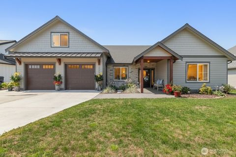 Photo of 2240 Berryman Loop Loop, Lynden, WA 98264 (MLS # 2558355)