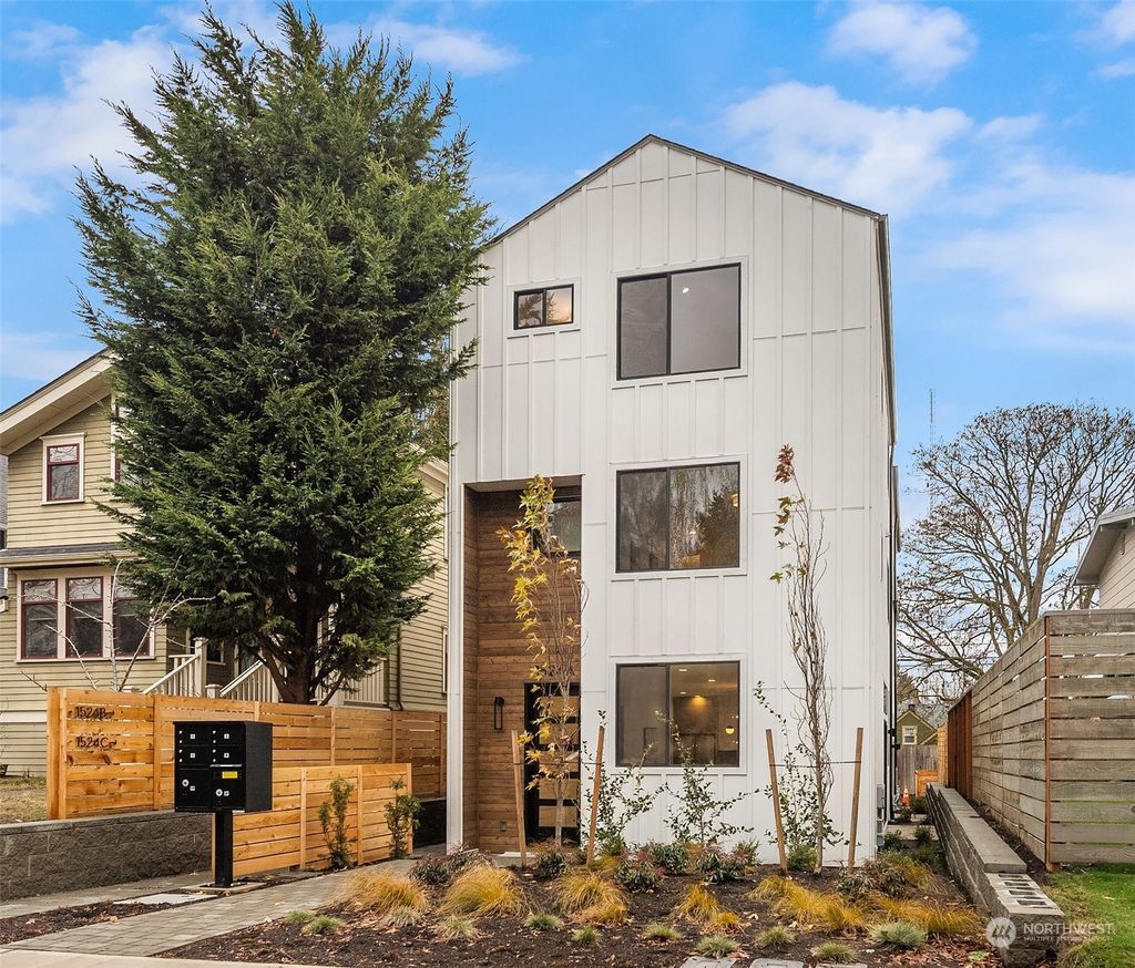 Photo of 1524 5th Avenue W #C, Seattle, WA 98119 (MLS # 2021785)