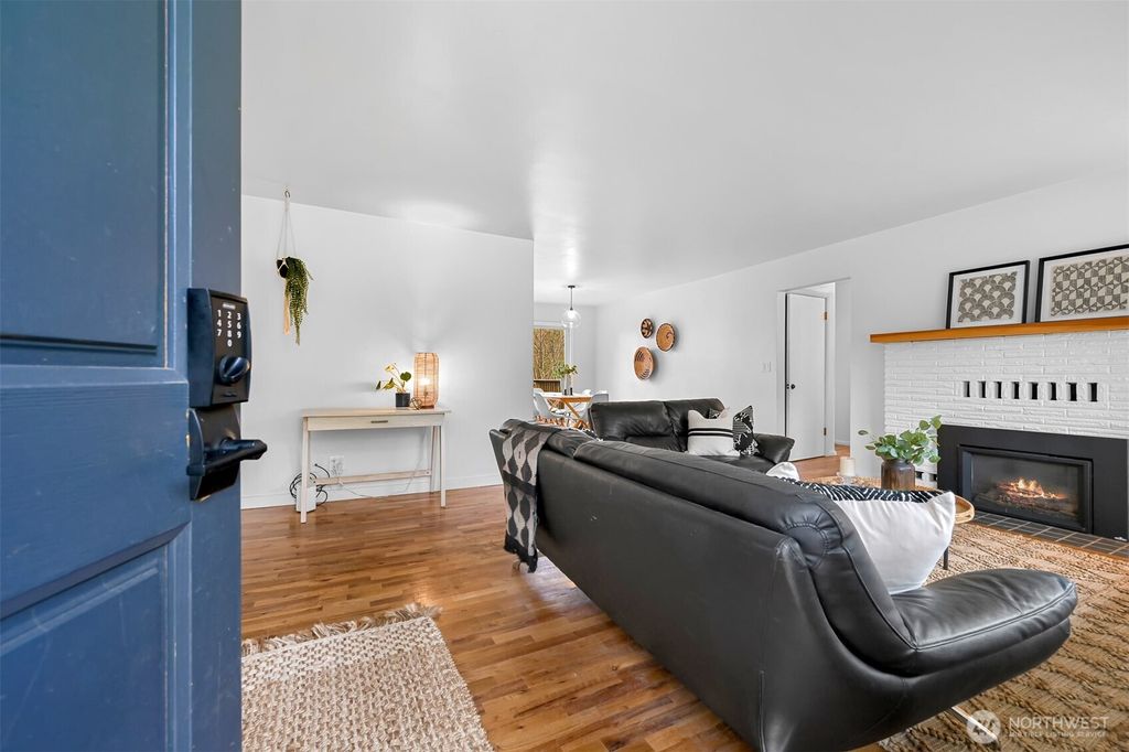 Photo of 2219 Old Lakeway Drive, Bellingham, WA 98229 (MLS # 2492782)