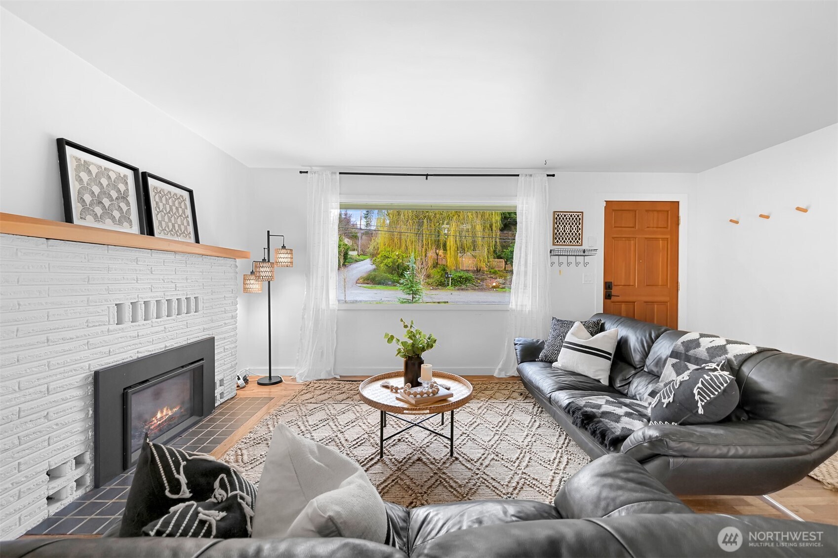 2219 Old Lakeway Drive