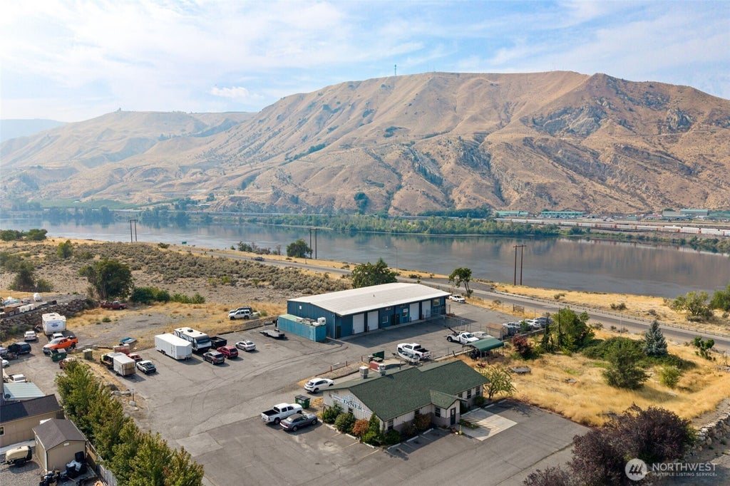 Photo of 434 Rock Island Road, East Wenatchee, WA 98802 (MLS # 2578003)