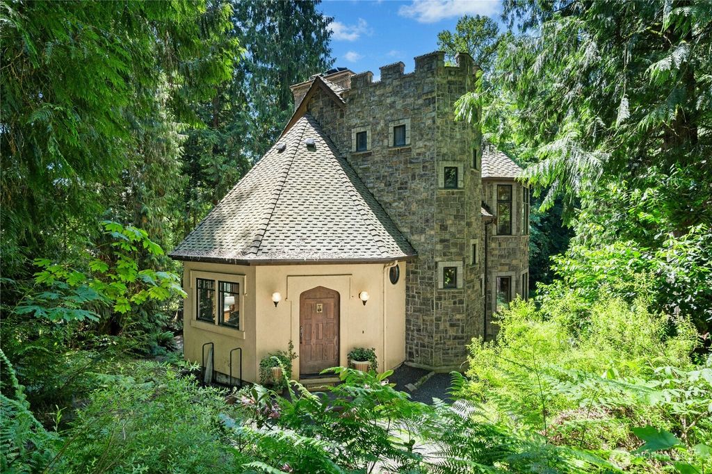 Photo of 19027 SE May Valley Road, Issaquah, WA 98027 (MLS # 2531653)