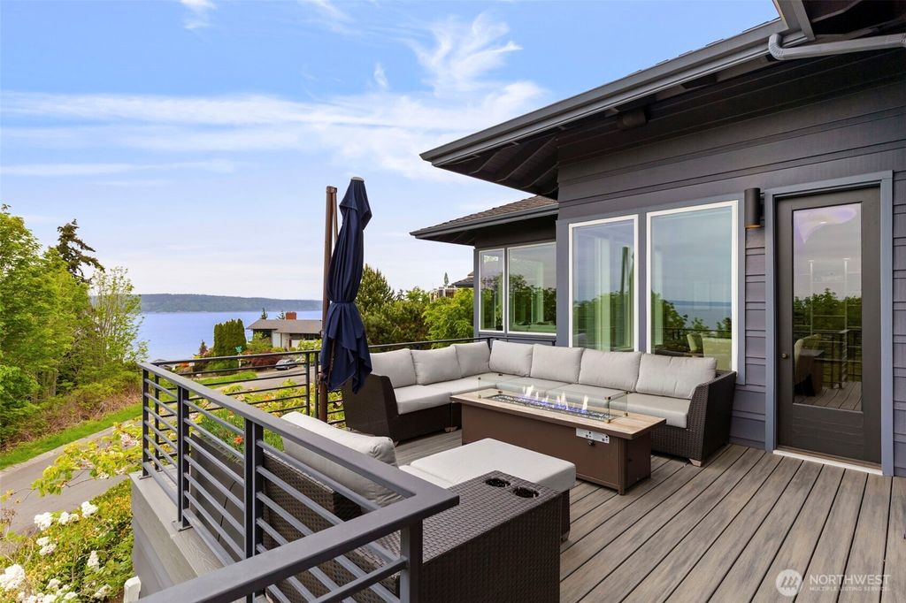 Photo of 6227 95th Place SW, Mukilteo, WA 98275 (MLS # 2520729)