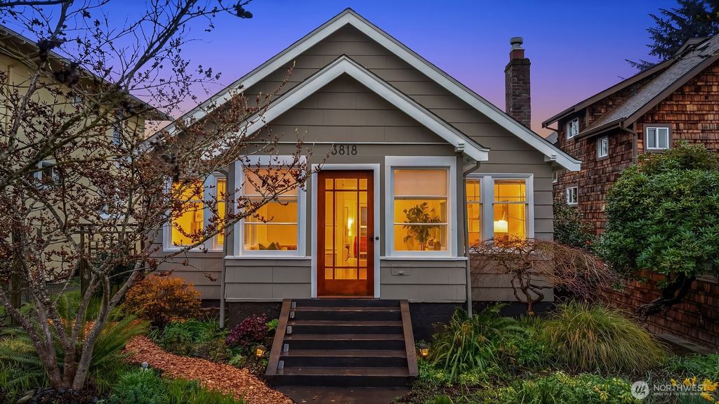 Photo of 3818 Corliss Avenue N, Seattle, WA 98103 (MLS # 2488401)