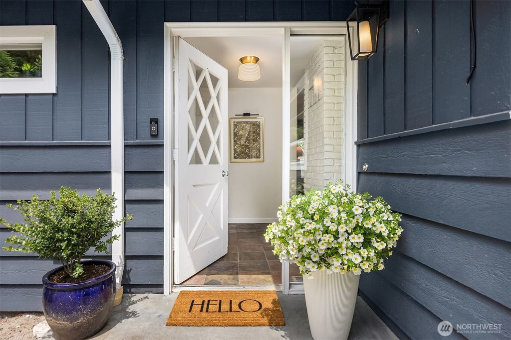 Photo of 10430 NE Cascade Avenue, Bainbridge Island, WA 98110 (MLS # 2518385)