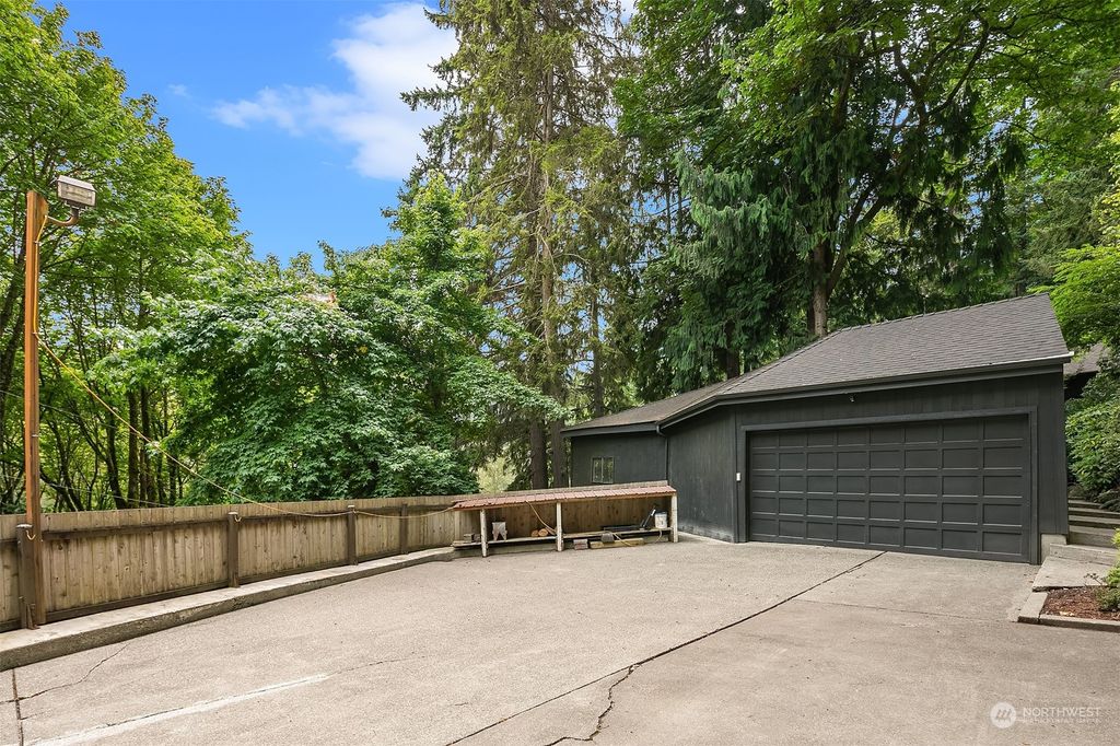 Photo of 7229 272nd Avenue SE, Issaquah, WA 98027 (MLS # 2155322)