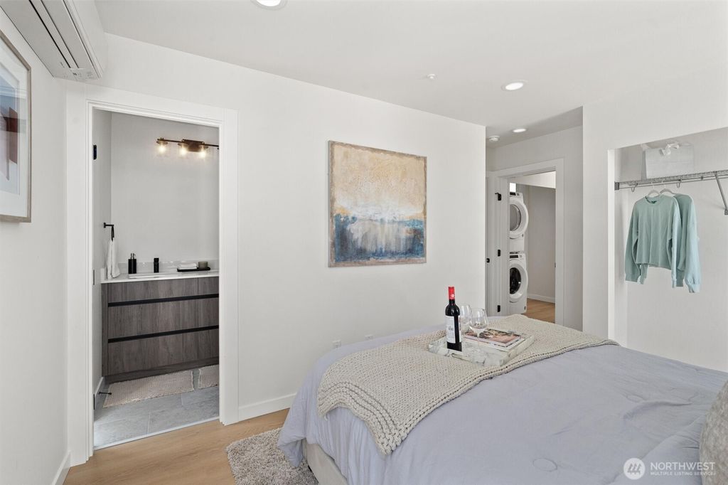 Photo of 3116 Queen Anne Avenue N, Seattle, WA 98119 (MLS # 2424544)