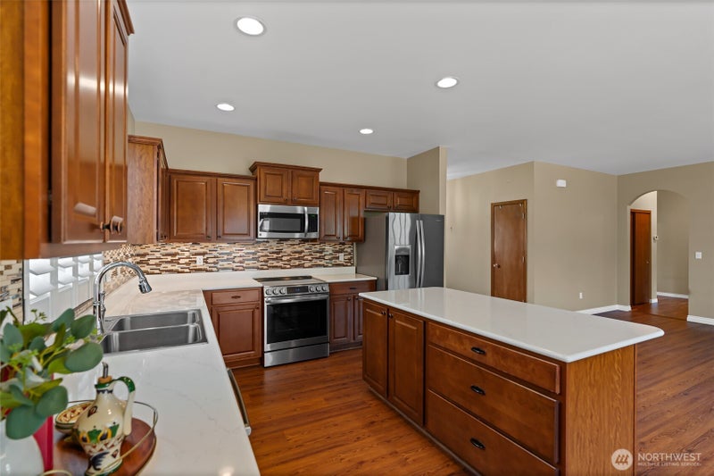 709 S Cypress Court