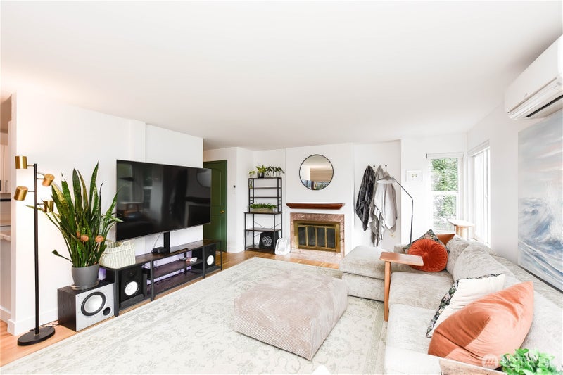 1214 Taylor Avenue N 101