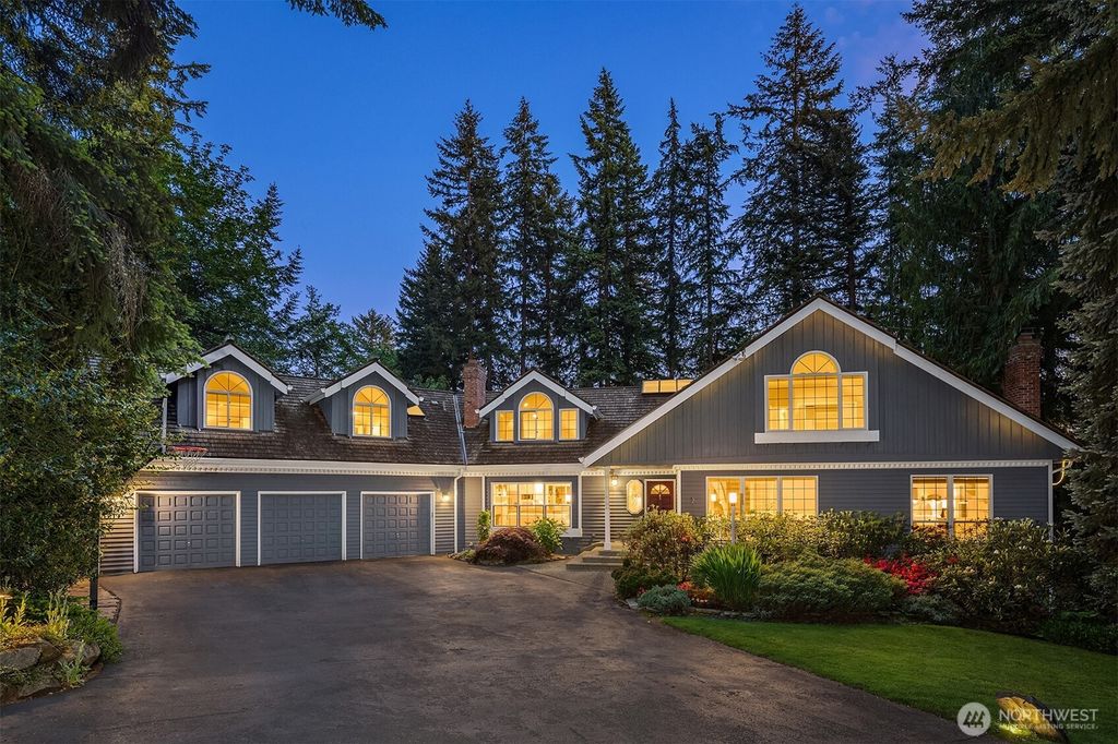 Photo of 2609 208th Avenue SE, Sammamish, WA 98075 (MLS # 2530136)
