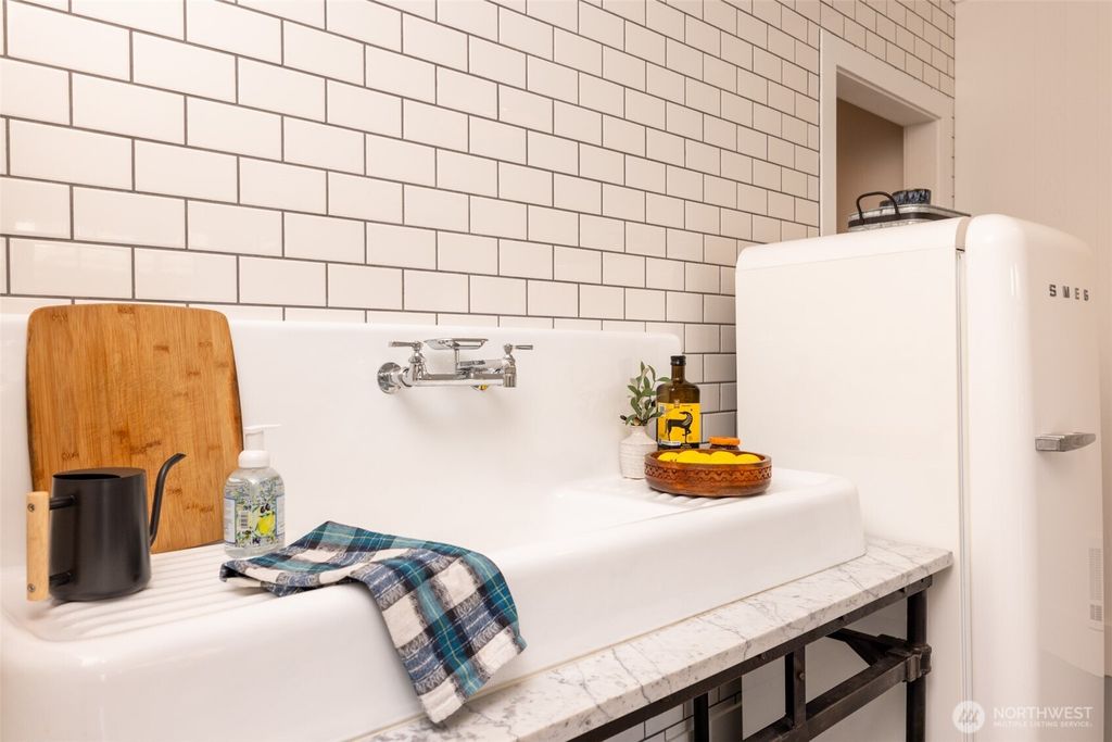 Photo of 381 Wallace Way NE #109, Bainbridge Island, WA 98110 (MLS # 2477994)